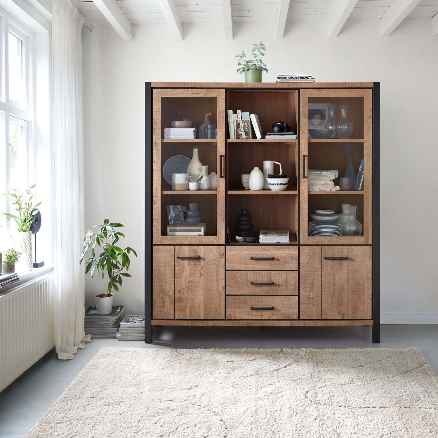 Vitrinekast Mantera 2 glas deuren 2 deuren 3 lades 3 open vakken dark mango